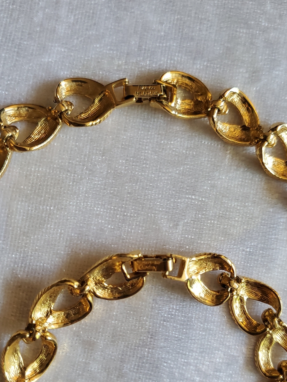 Vintage NAPIER signed Gold Tone Braided Link Choker Necklace & Bracelet Set - Picture 6 of 8